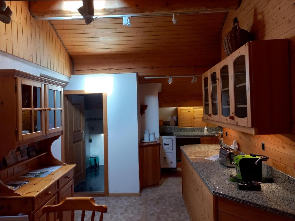 Confortevole Mansarda Di Montagna Poschiavo Eksteriør bilde